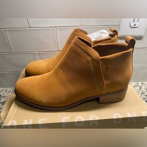 Deia Caramel Brown Suede